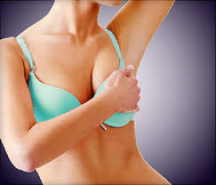 réduction mammaire par liposuccion